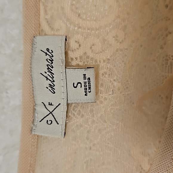 Lace bodysuit - Picture 2 of 4